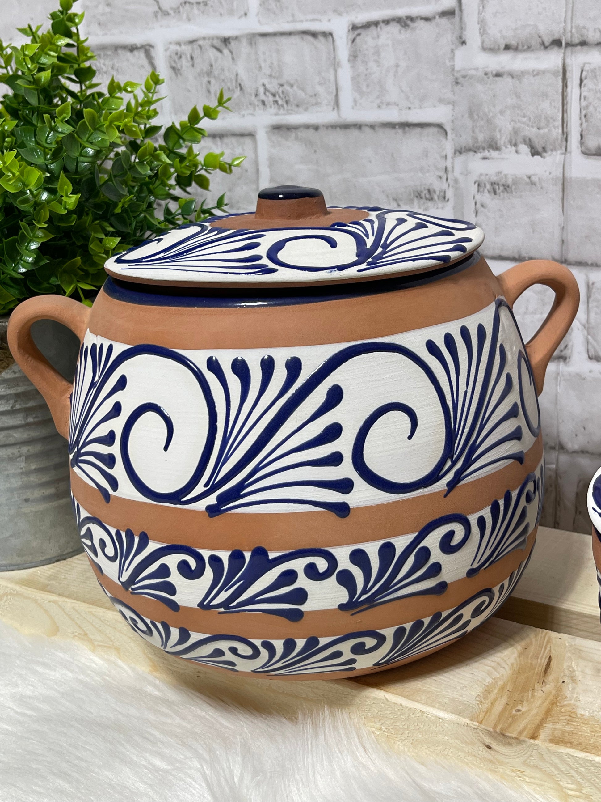 Set of 3 Handmade Pots & 1 Lid Ceramic Baking Saucepan Clay